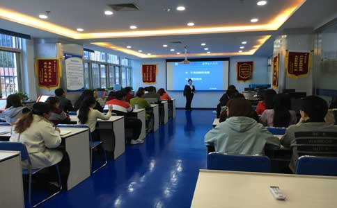 春意暖融時(shí) 潔希亞干洗送溫暖到山區(qū) 春意暖融時(shí) 潔希亞干洗送溫暖到山區(qū)