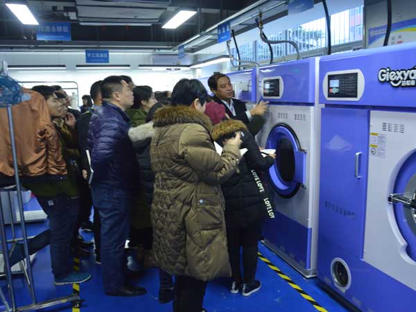 現在干洗店賺錢嗎，潔希亞專家為你分享