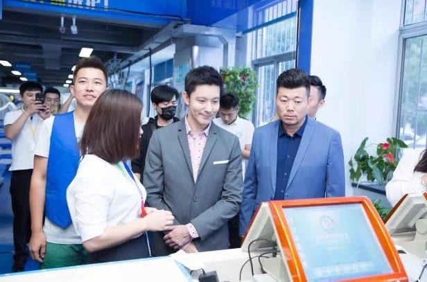 想干洗店賺錢嗎?潔希亞綜合實(shí)力水平高 想干洗店賺錢嗎?潔希亞綜合實(shí)力水平高