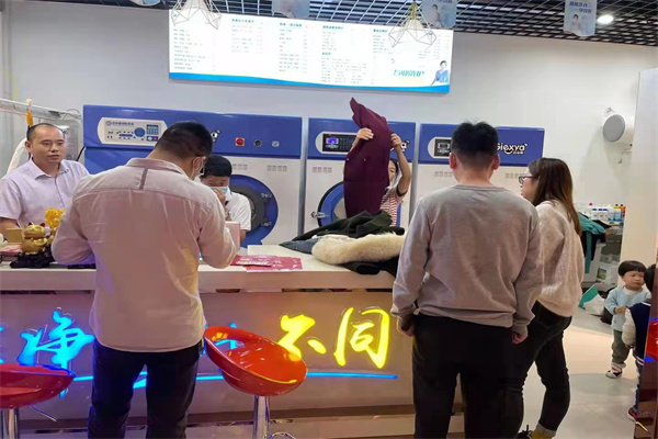 為什么都開干洗加盟店？
